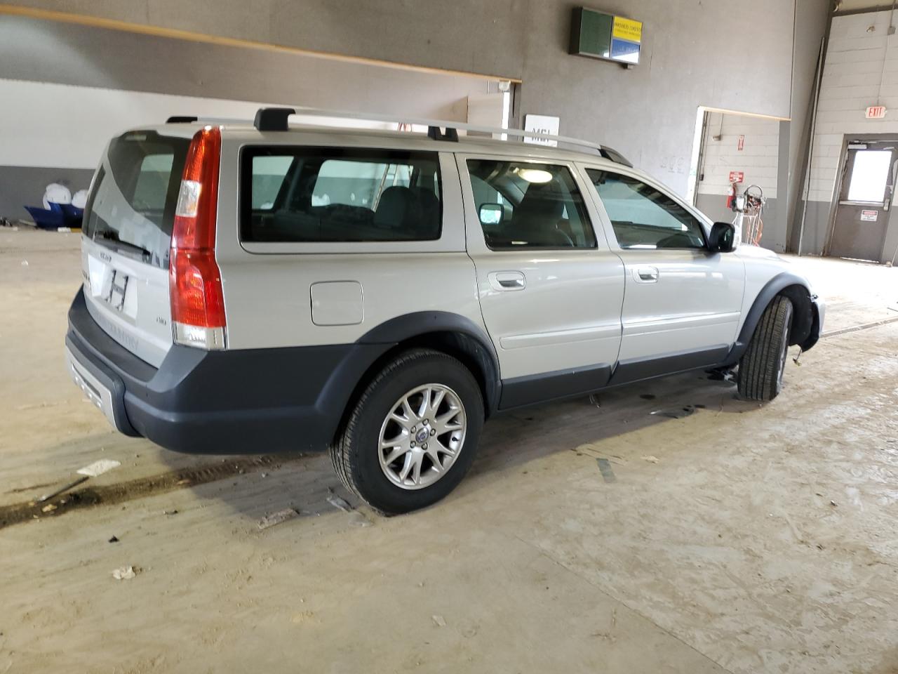 YV4SZ592071273618 2007 Volvo Xc70