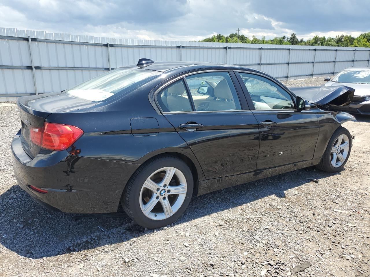 2013 BMW 328 Xi Sulev vin: WBA3B5G56DNS04880