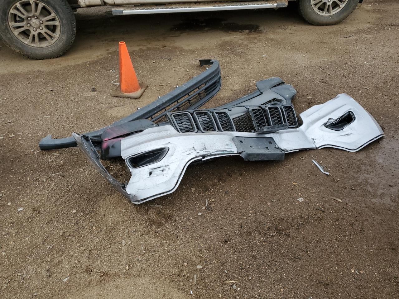 1C4RJFLG5JC458889 2018 Jeep Grand Cherokee Trailhawk