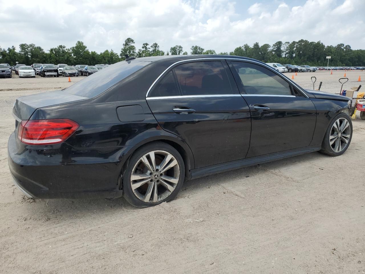 2014 Mercedes-Benz E 350 vin: WDDHF5KBXEA980437