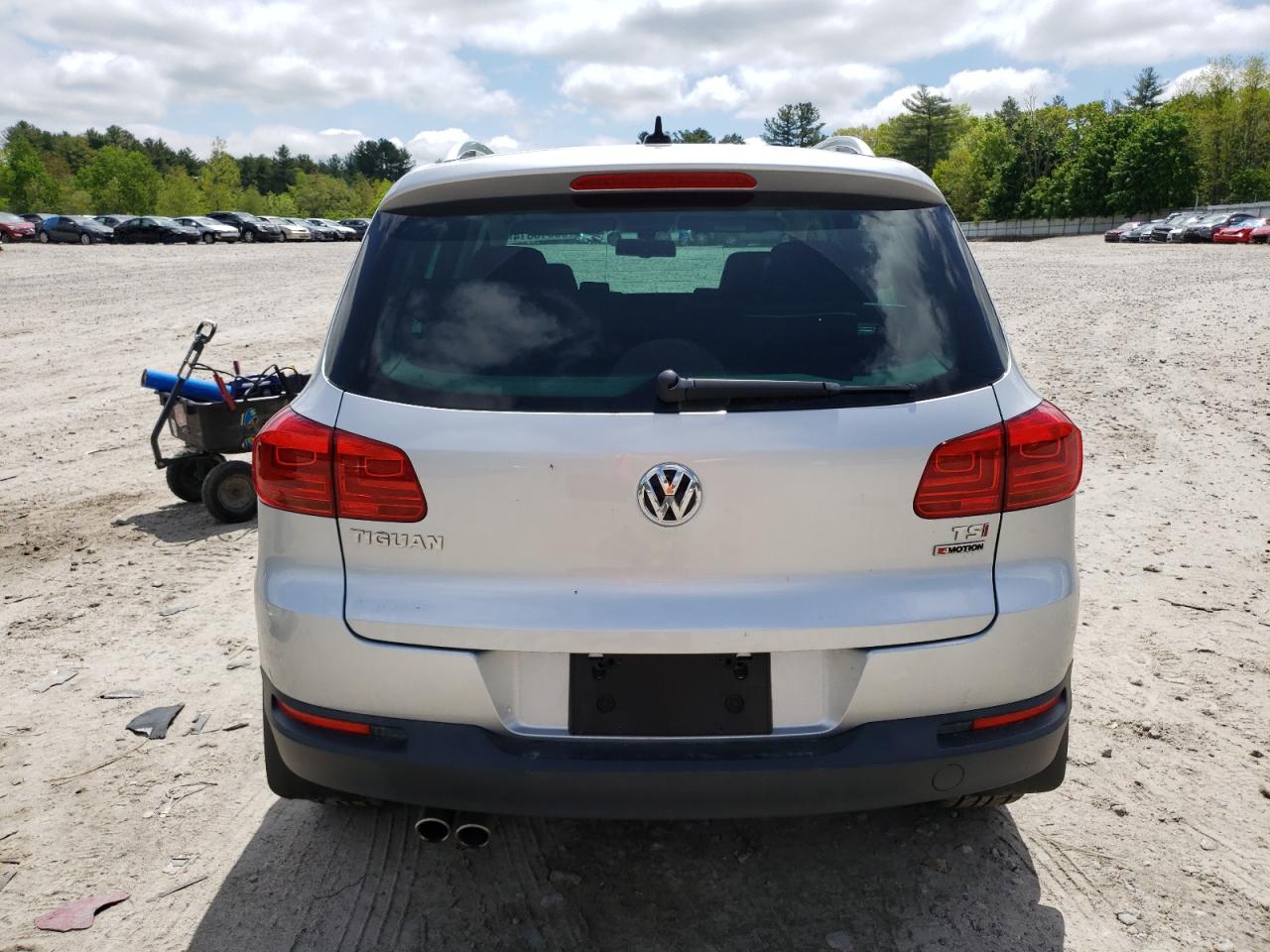 WVGSV7AX9HK024467 2017 Volkswagen Tiguan Wolfsburg