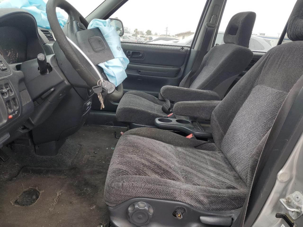 JHLRD1842YC058861 2000 Honda Cr-V Lx