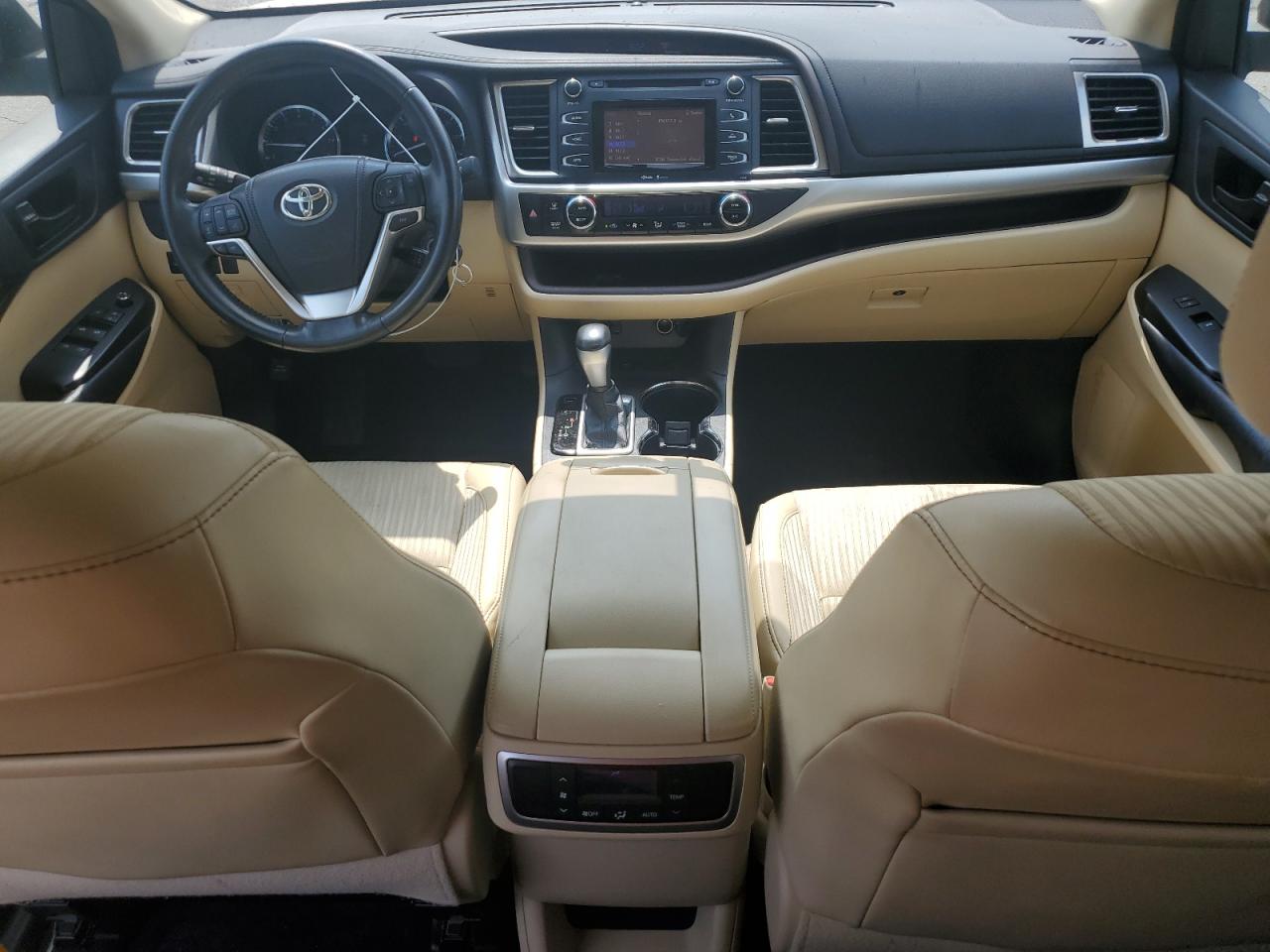 5TDZKRFH1FS063231 2015 Toyota Highlander Le