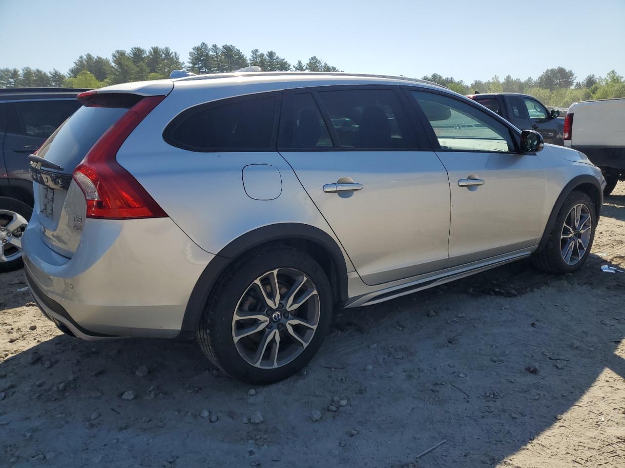 YV440MWK7H1033727 2017 Volvo V60 Cross Country Premier