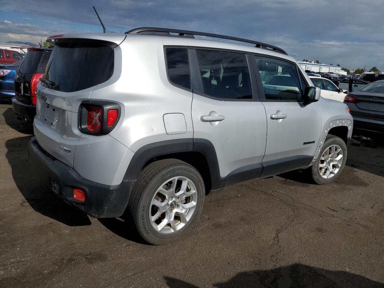 ZACCJBBT0FPB62390 2015 Jeep Renegade Latitude