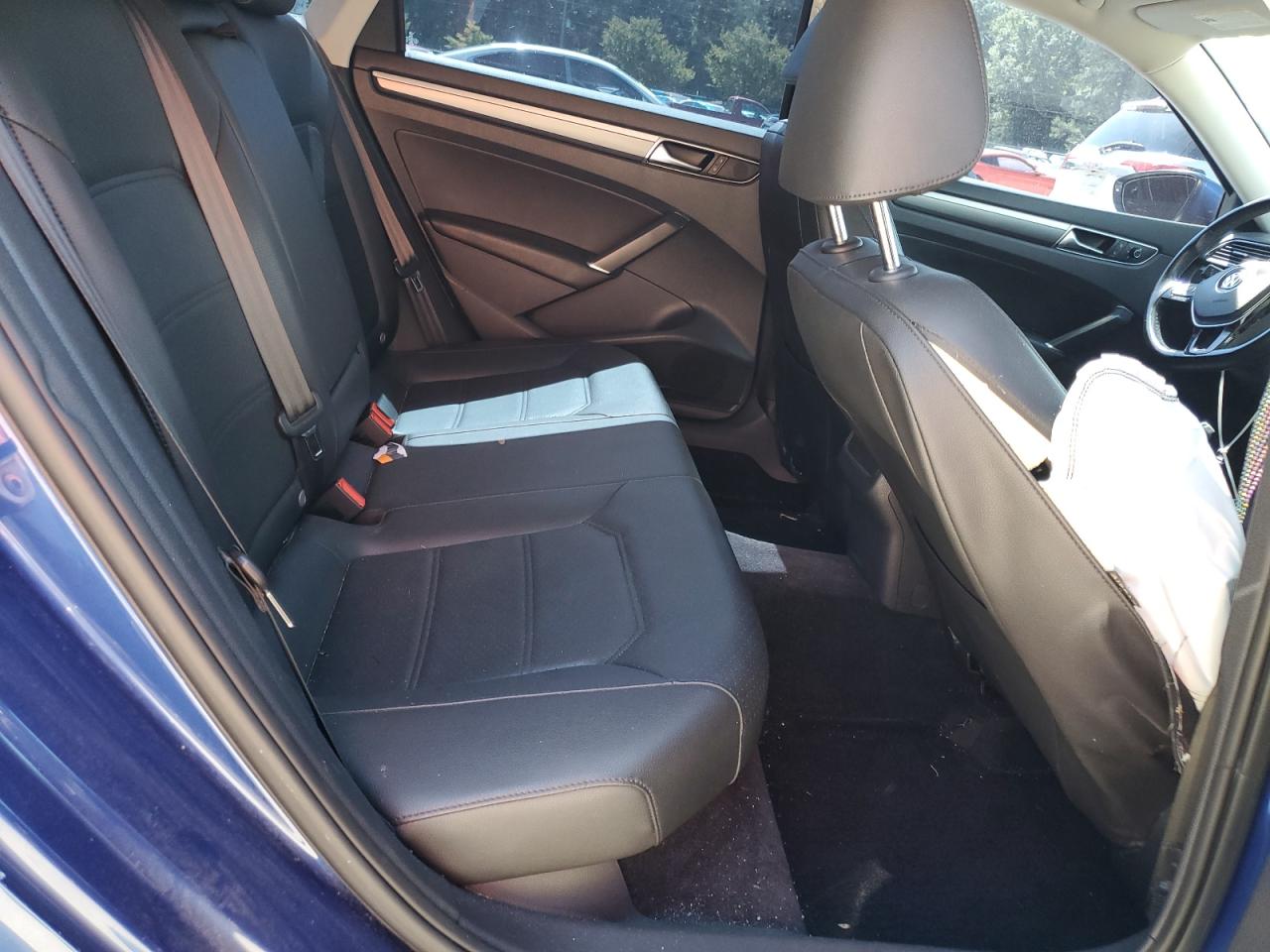 1VWDT7A31HC065134 2017 Volkswagen Passat R-Line