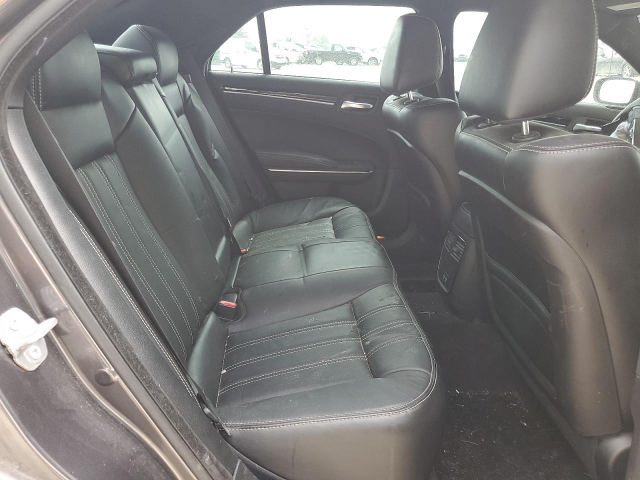 2C3CCABG5JH152698 2018 Chrysler 300 S