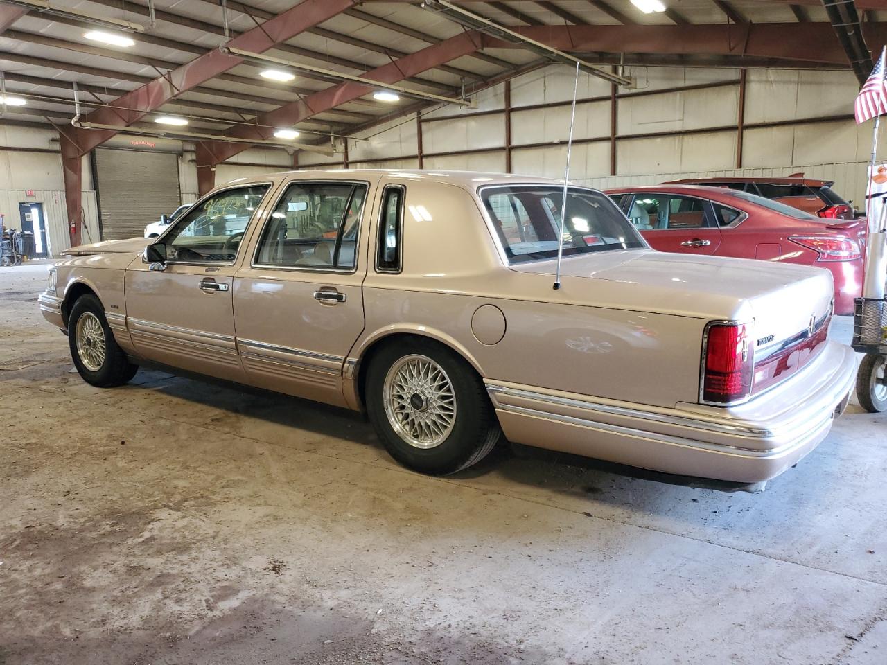 1LNLM81W7PY754099 1993 Lincoln Town Car Executive