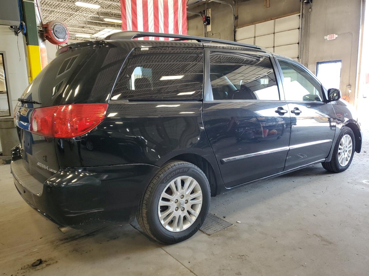 5TDZK22CX8S131062 2008 Toyota Sienna Xle