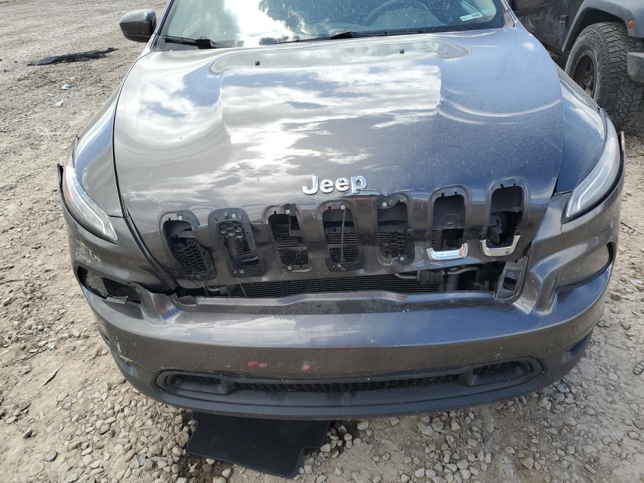 1C4PJMCS8HD229529 2017 Jeep Cherokee Latitude