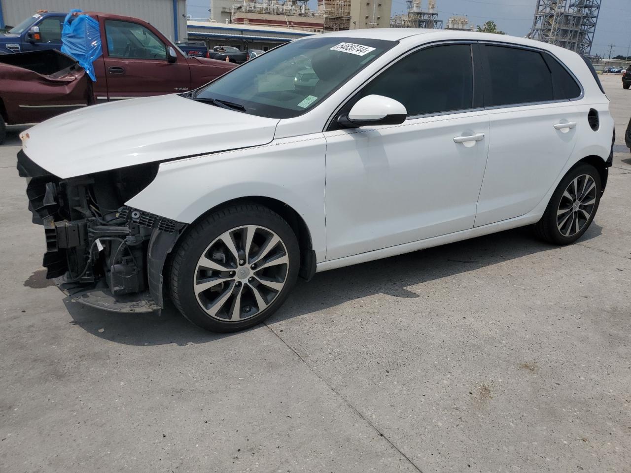 2018 Hyundai Elantra Gt vin: KMHH35LE5JU068847