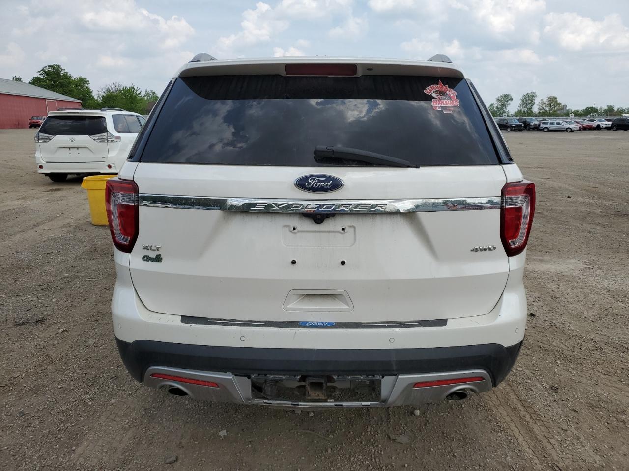 1FM5K8D83HGD93960 2017 Ford Explorer Xlt