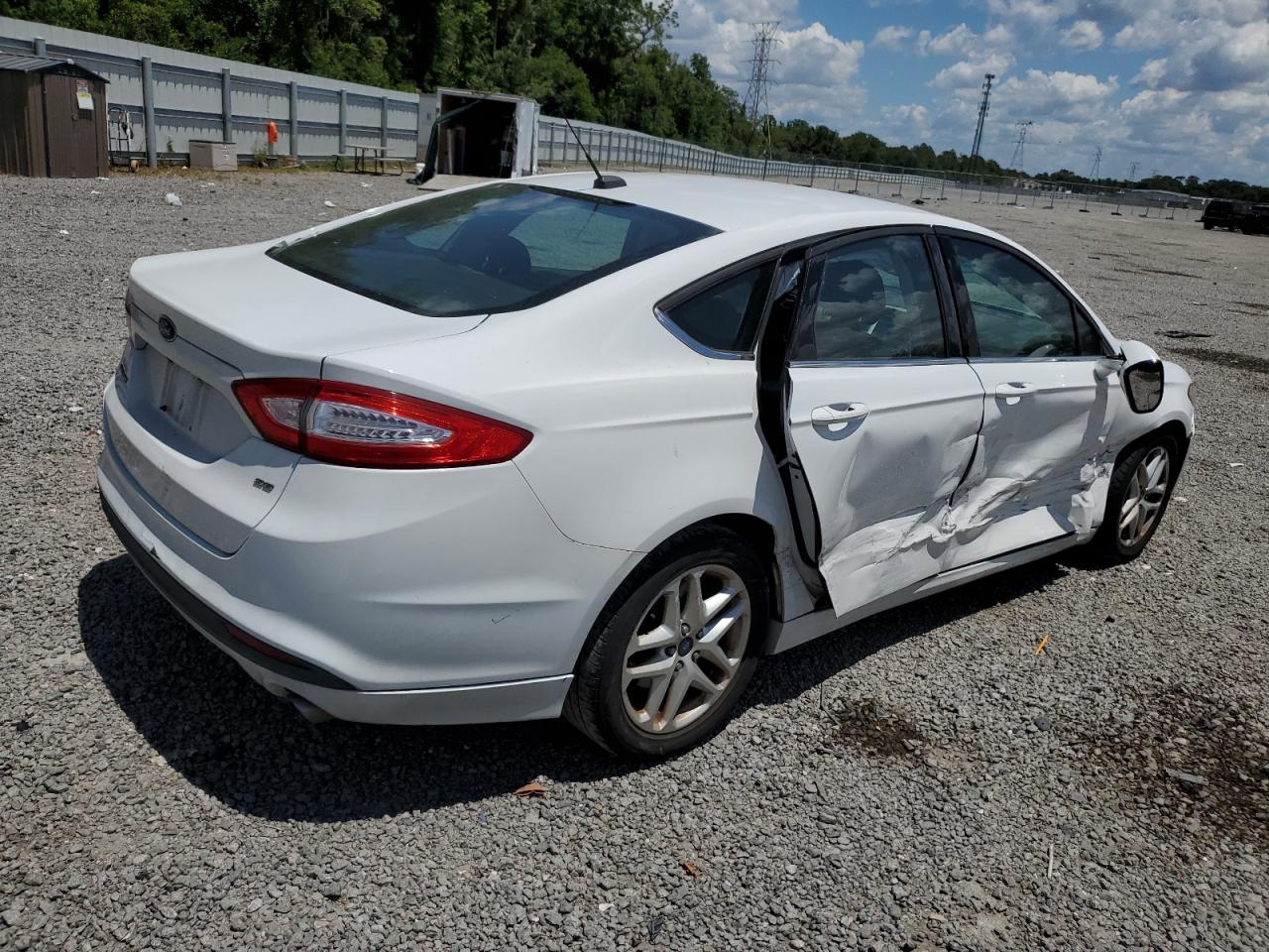 3FA6P0H75FR138705 2015 Ford Fusion Se