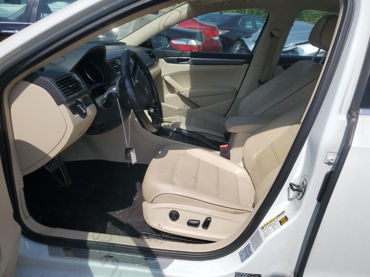 1VWDT7A31HC034109 2017 Volkswagen Passat R-Line