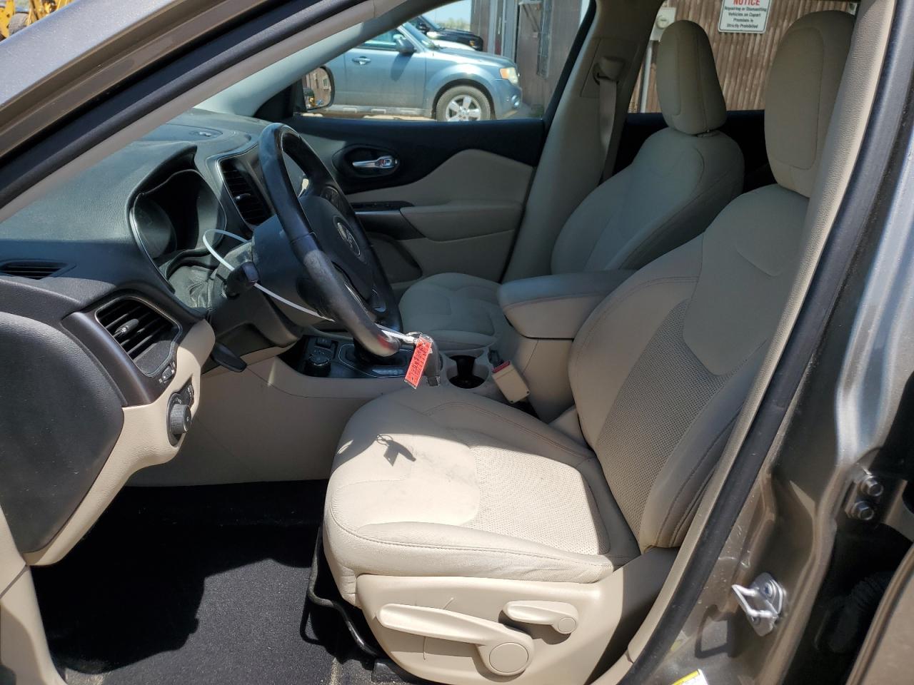 1C4PJMCX4KD410565 2019 Jeep Cherokee Latitude