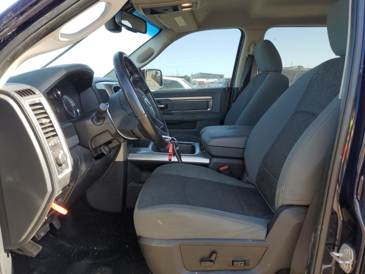 1C6RR7LGXHS770096 2017 Ram 1500 Slt