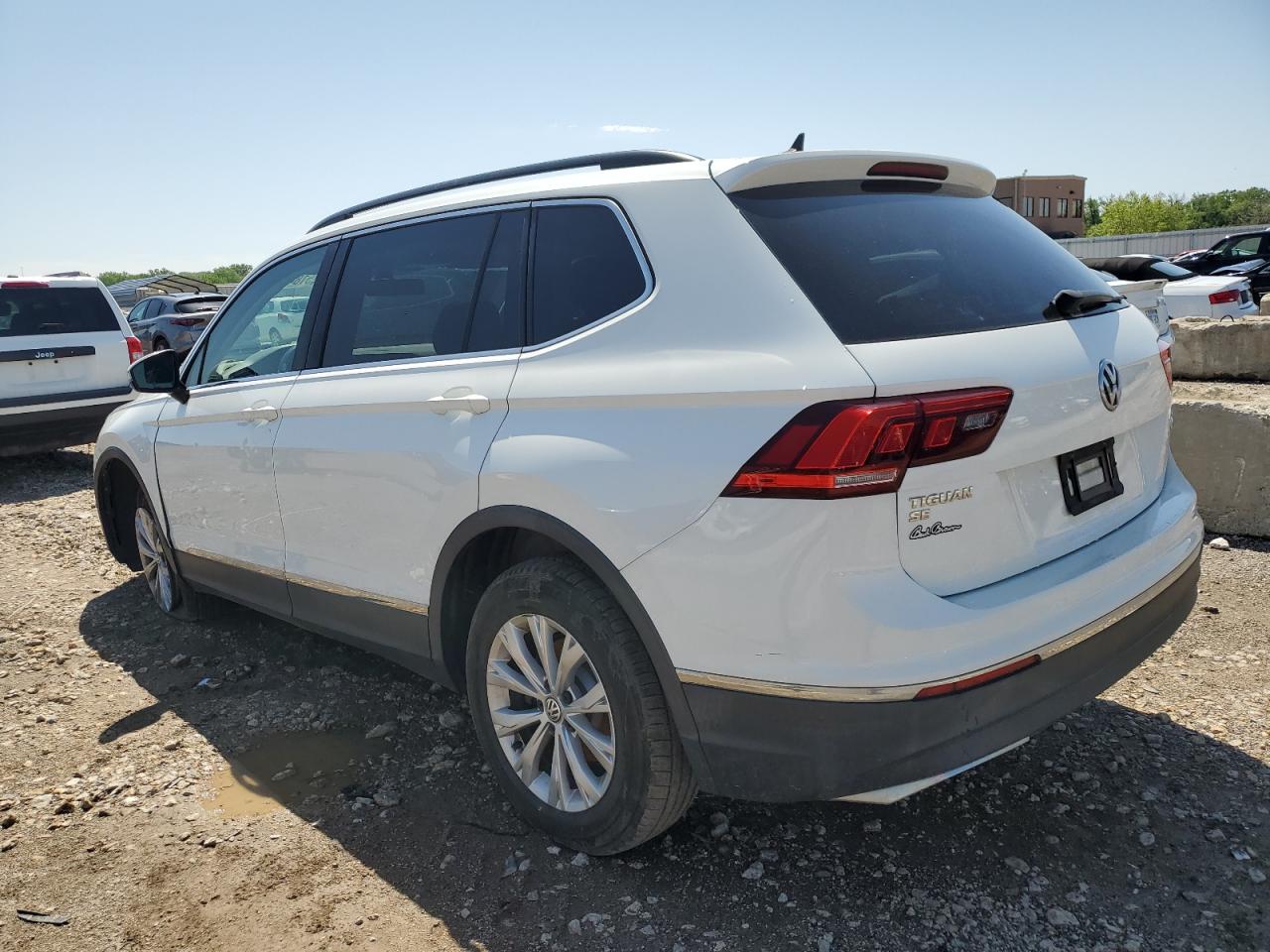 3VV2B7AX1JM023116 2018 Volkswagen Tiguan Se