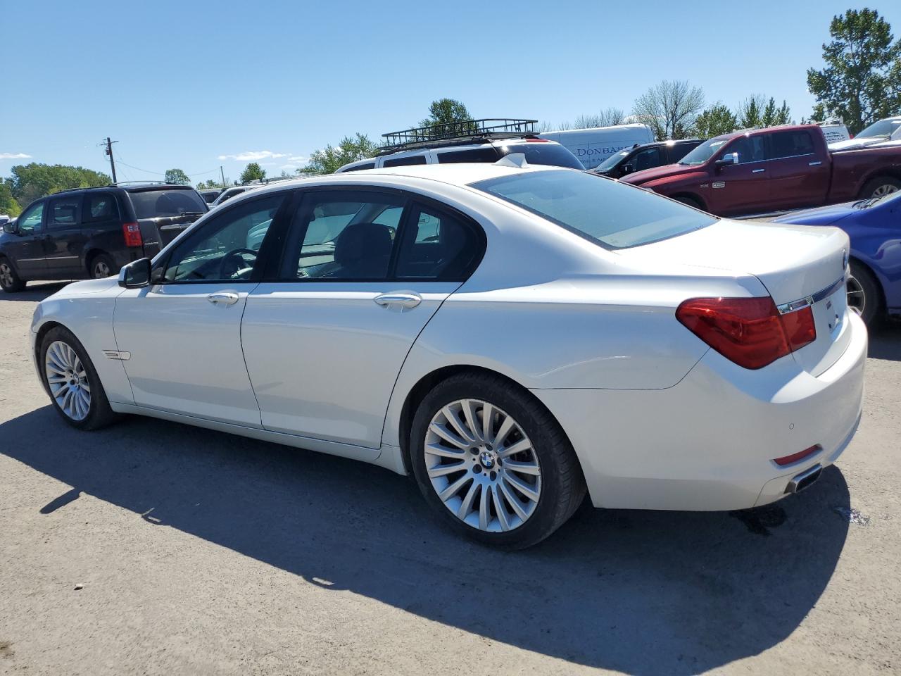 WBAKA83579CY34559 2009 BMW 750 I