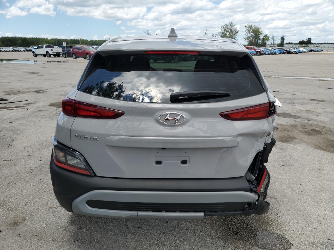 KM8K22AB9PU019630 2023 Hyundai Kona Se