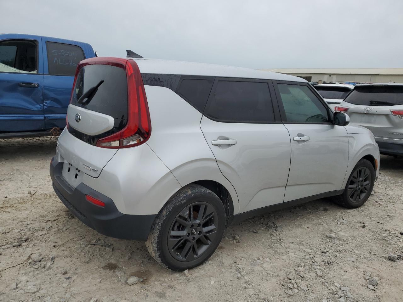 2021 Kia Soul Ex vin: KNDJ33AU8M7776095