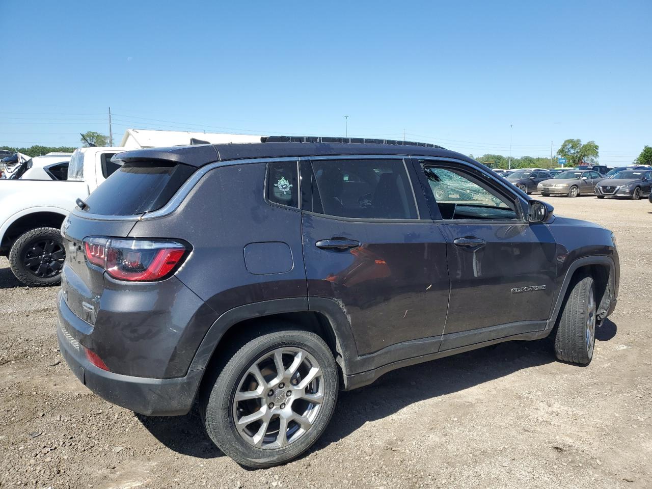 3C4NJDFB1NT143682 2022 Jeep Compass Latitude Lux