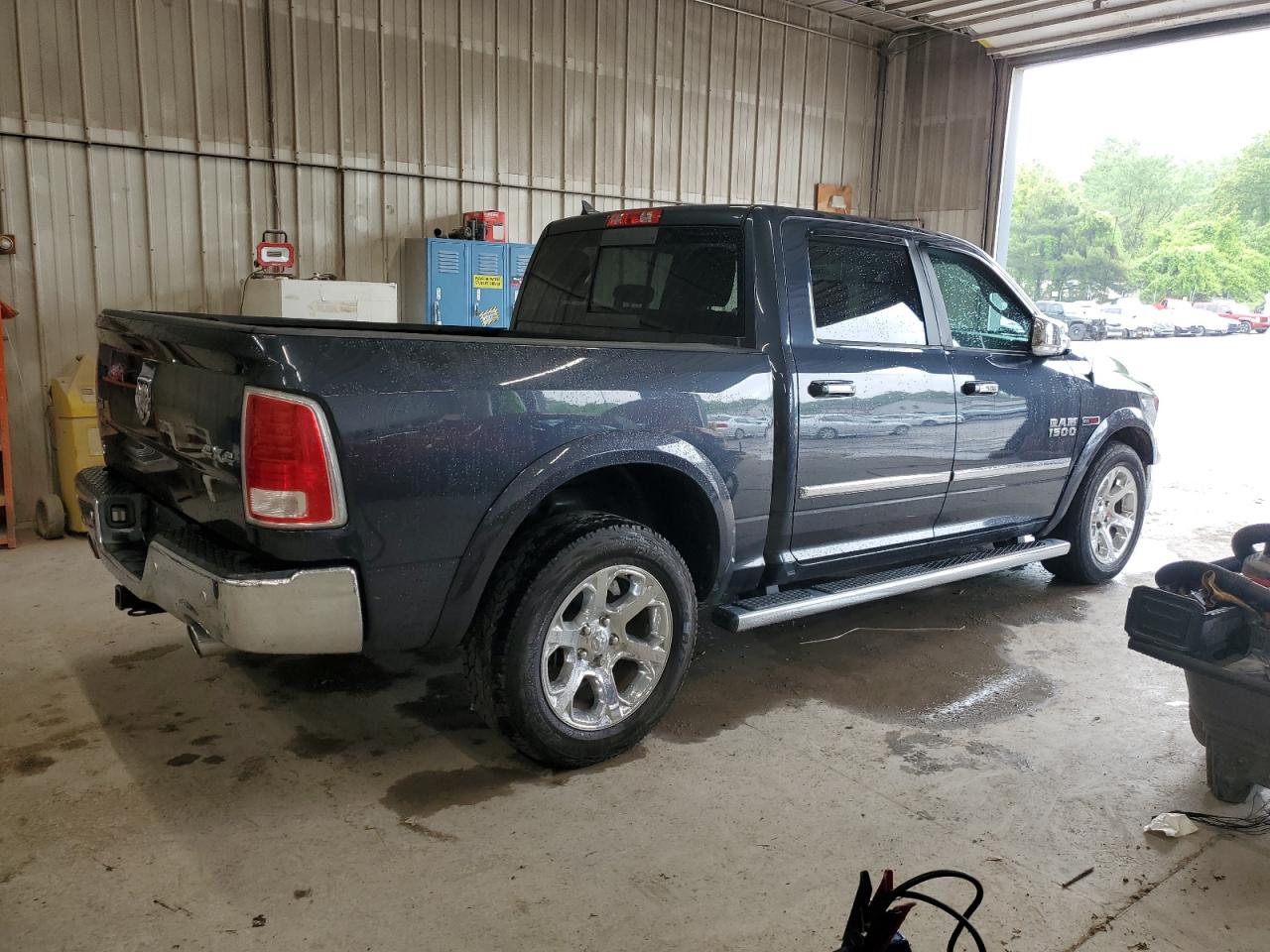 2016 Ram 1500 Laramie vin: 1C6RR7NM4GS168571