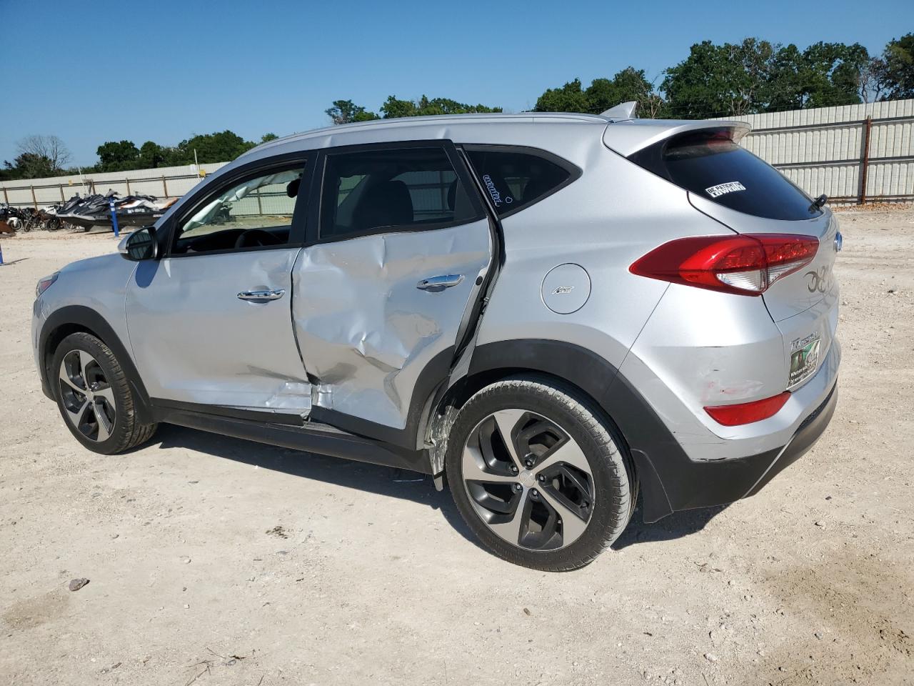 KM8J33A22GU108096 2016 Hyundai Tucson Limited