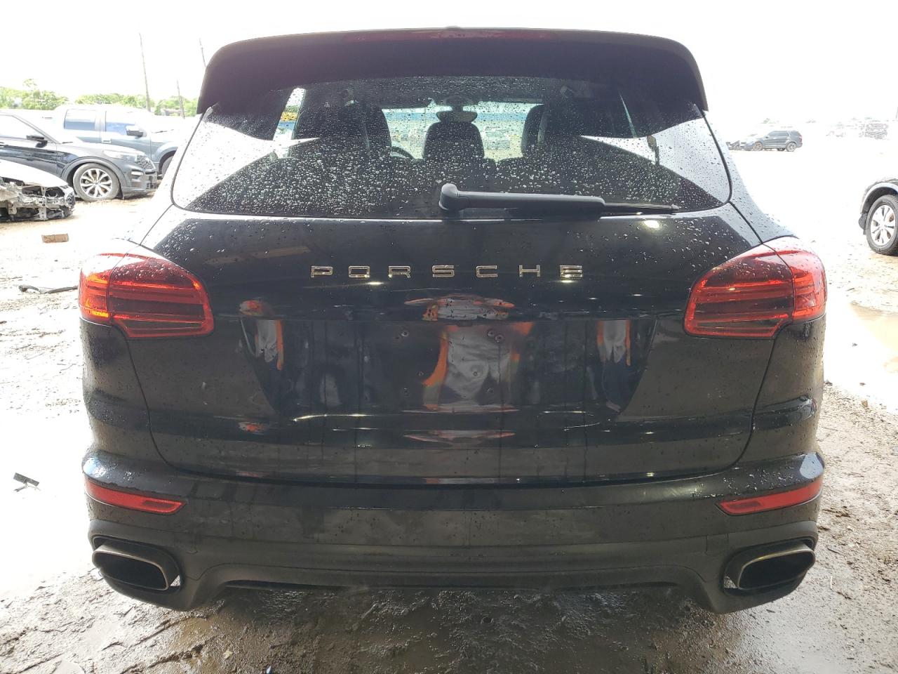 WP1AA2A28HKA89795 2017 Porsche Cayenne