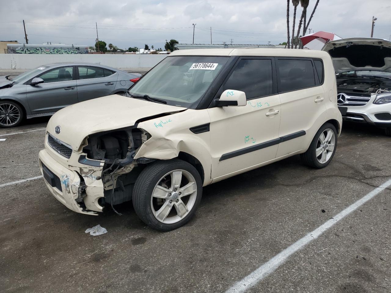 KNDJT2A29B7729342 2011 Kia Soul +