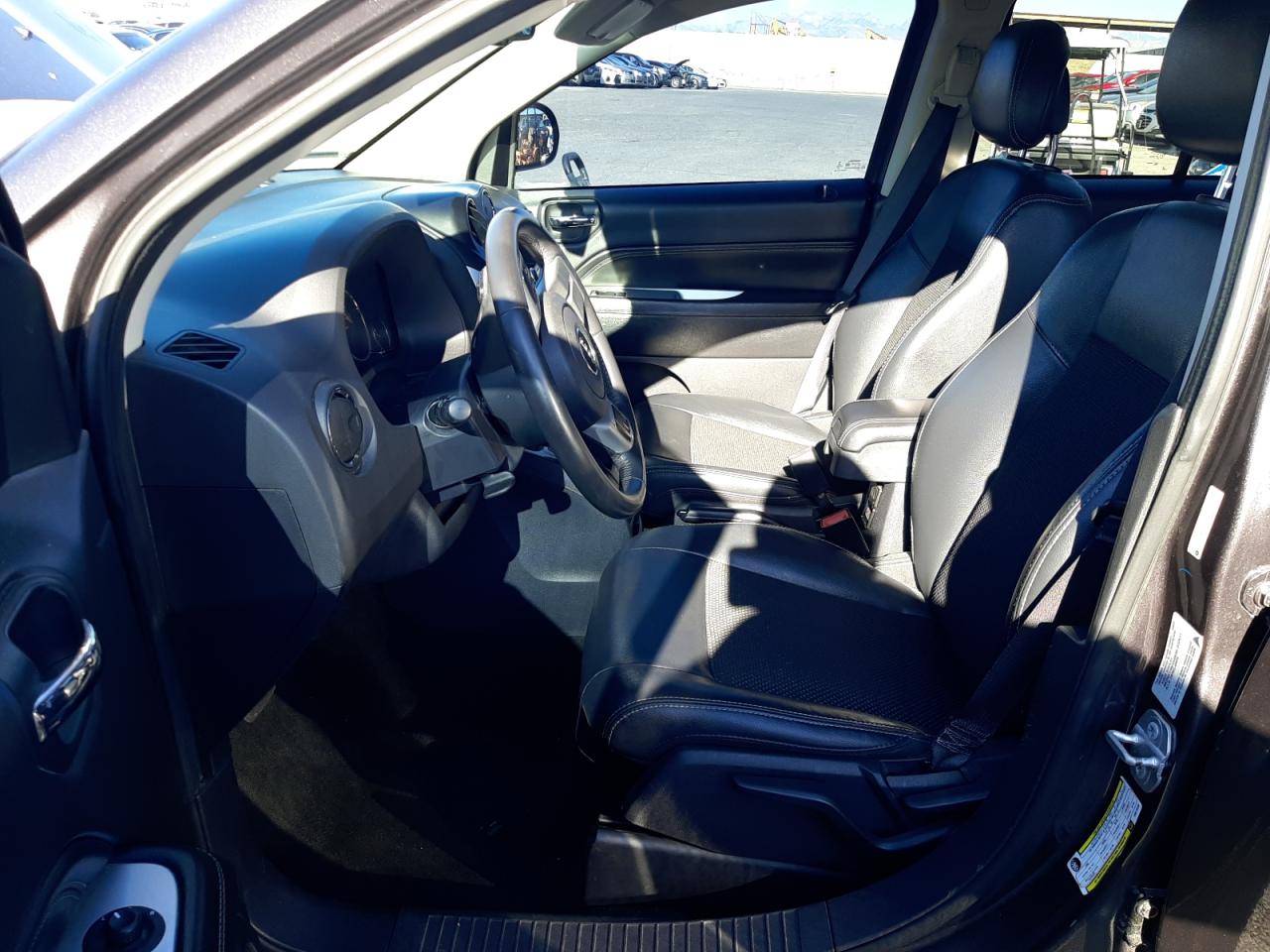 1C4NJCEA5GD615233 2016 Jeep Compass Latitude