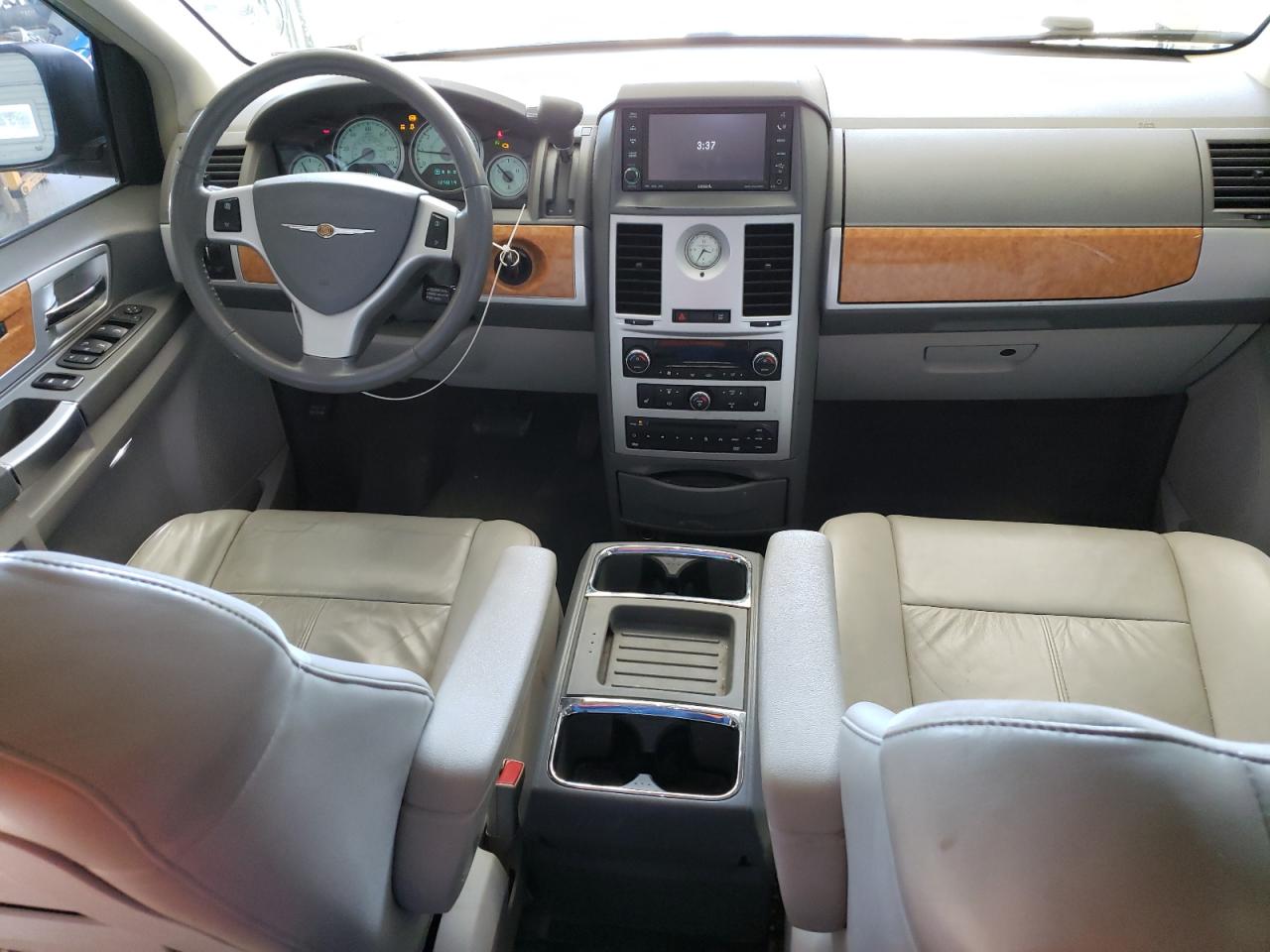 2A8HR64X88R688357 2008 Chrysler Town & Country Limited