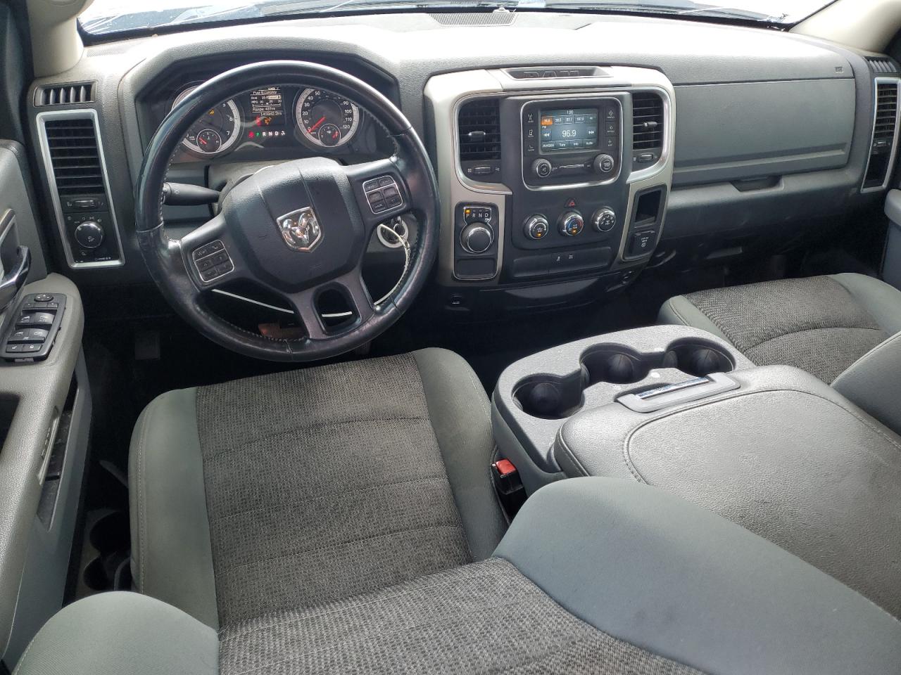 1C6RR6GT1FS561456 2015 Ram 1500 Slt