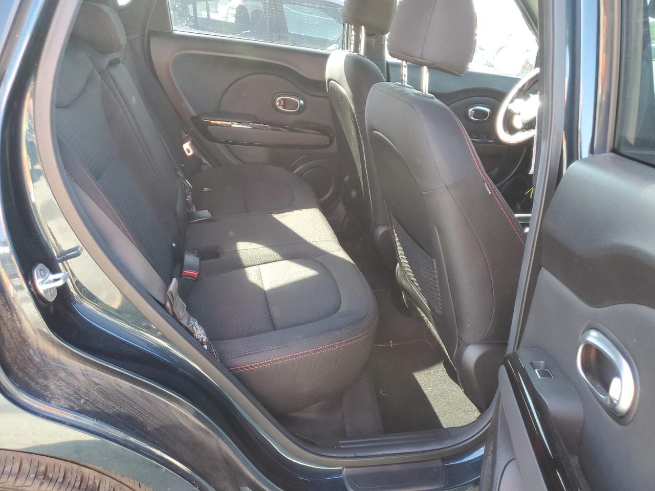 KNDJP3A57J7581579 2018 Kia Soul +