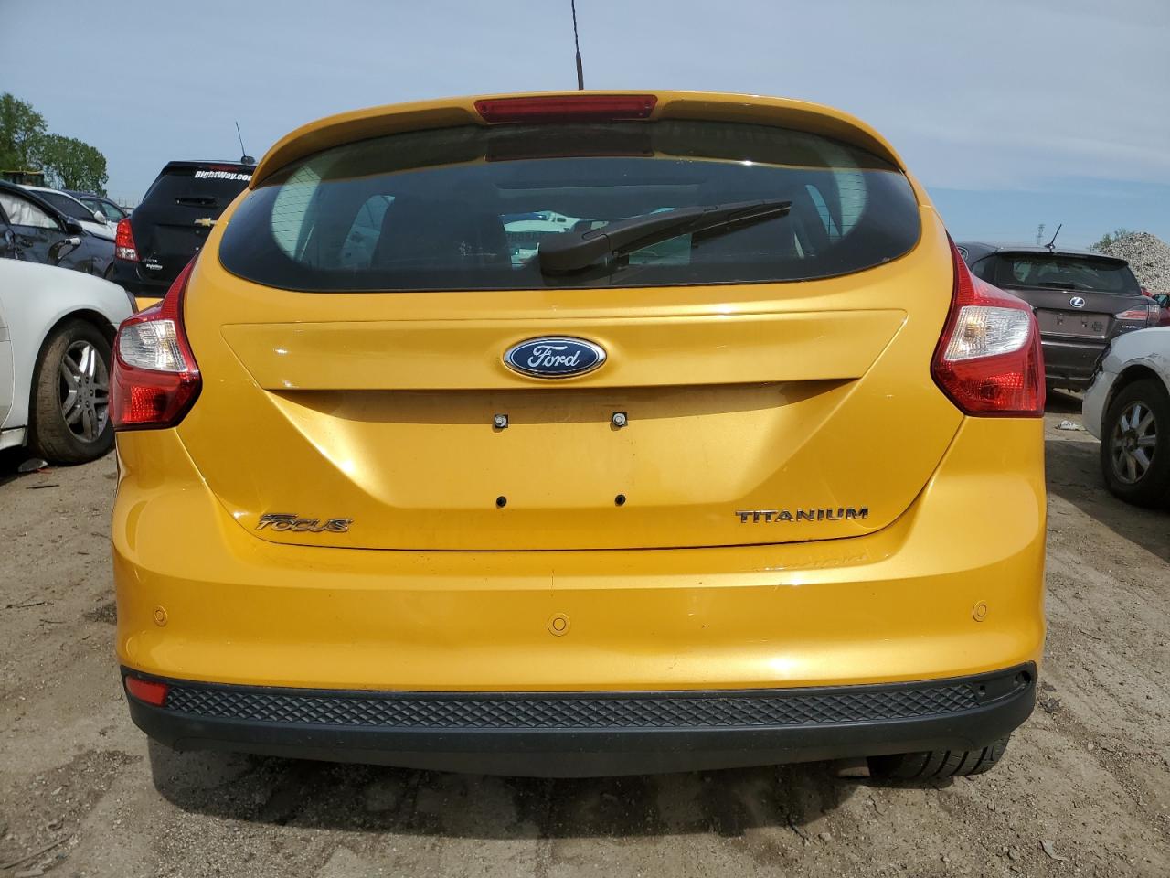 1FAHP3N24CL127286 2012 Ford Focus Titanium