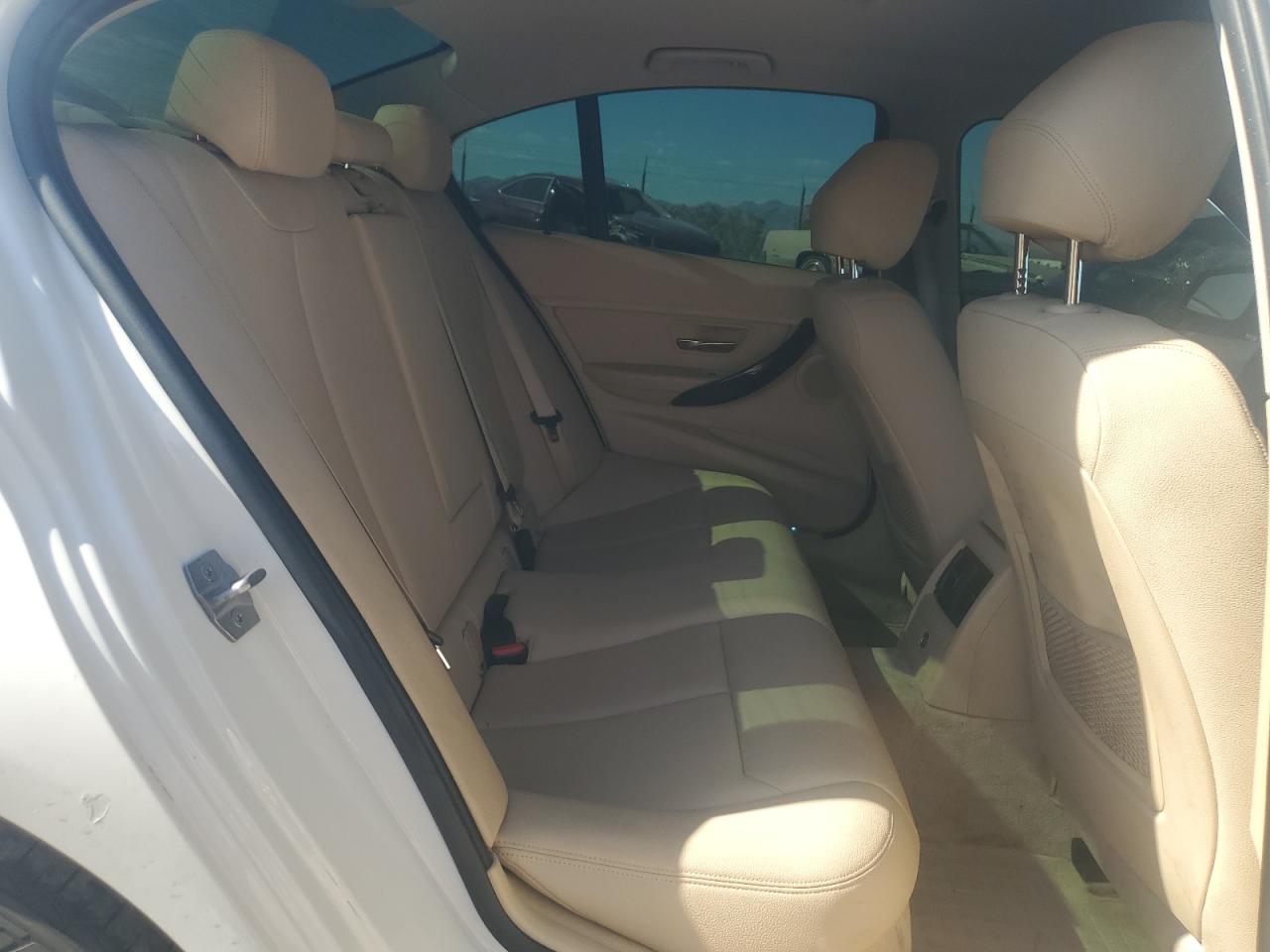 WBA3B5G59ENS11307 2014 BMW 328 Xi Sulev