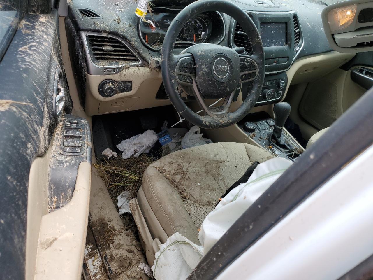 1C4PJMCX5KD112414 2019 Jeep Cherokee Latitude