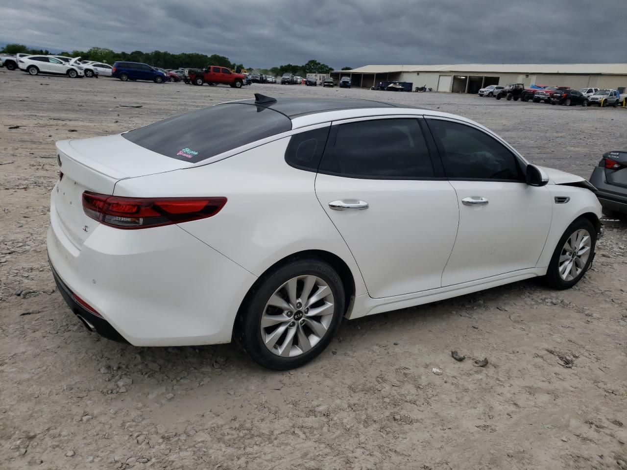 5XXGT4L32JG241688 2018 Kia Optima Lx