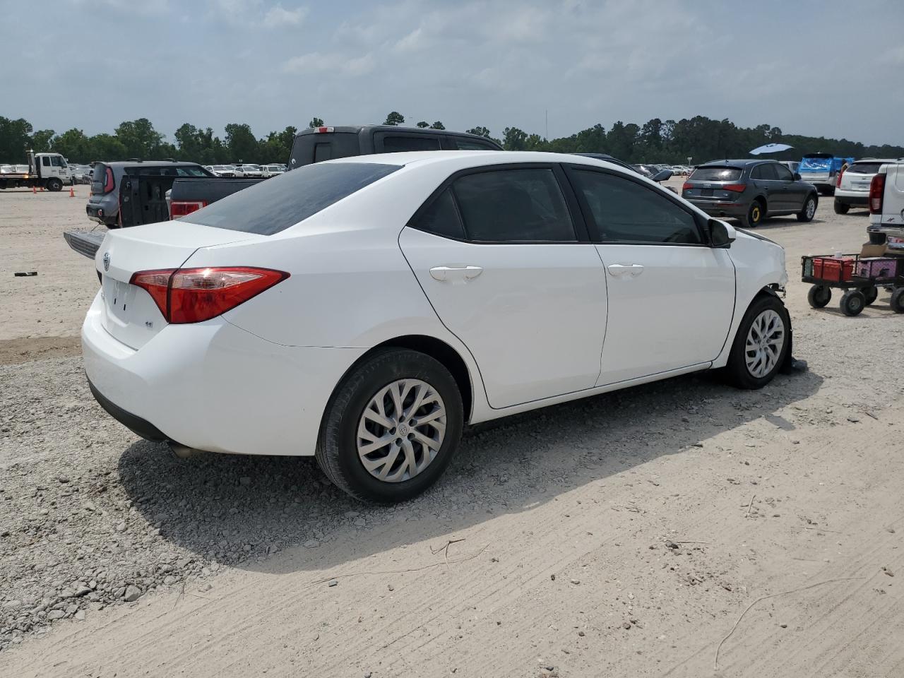 5YFBURHE4JP738800 2018 Toyota Corolla L