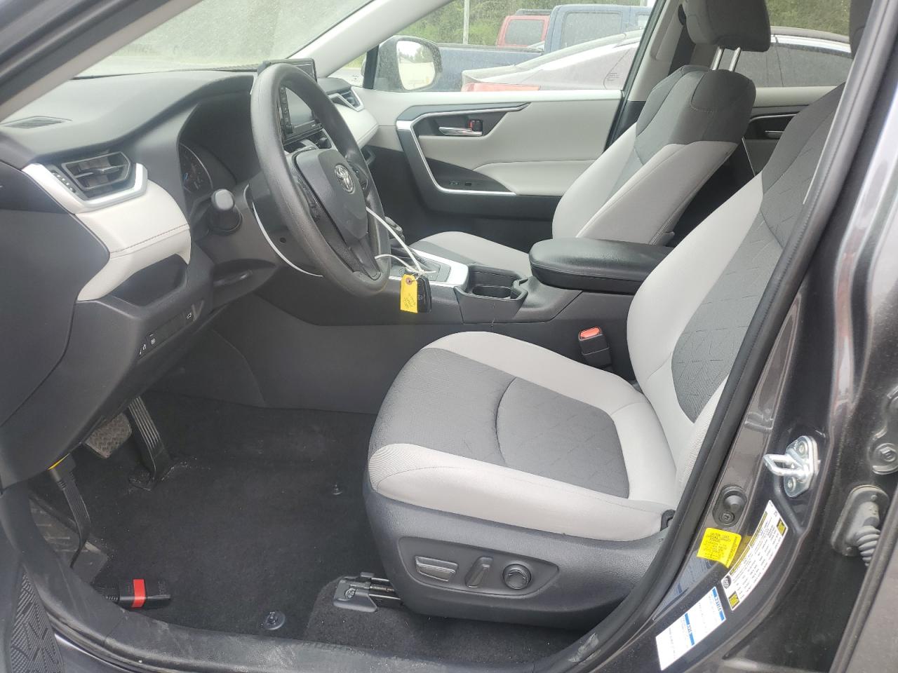 4T3RWRFV2MU023682 2021 Toyota Rav4 Xle