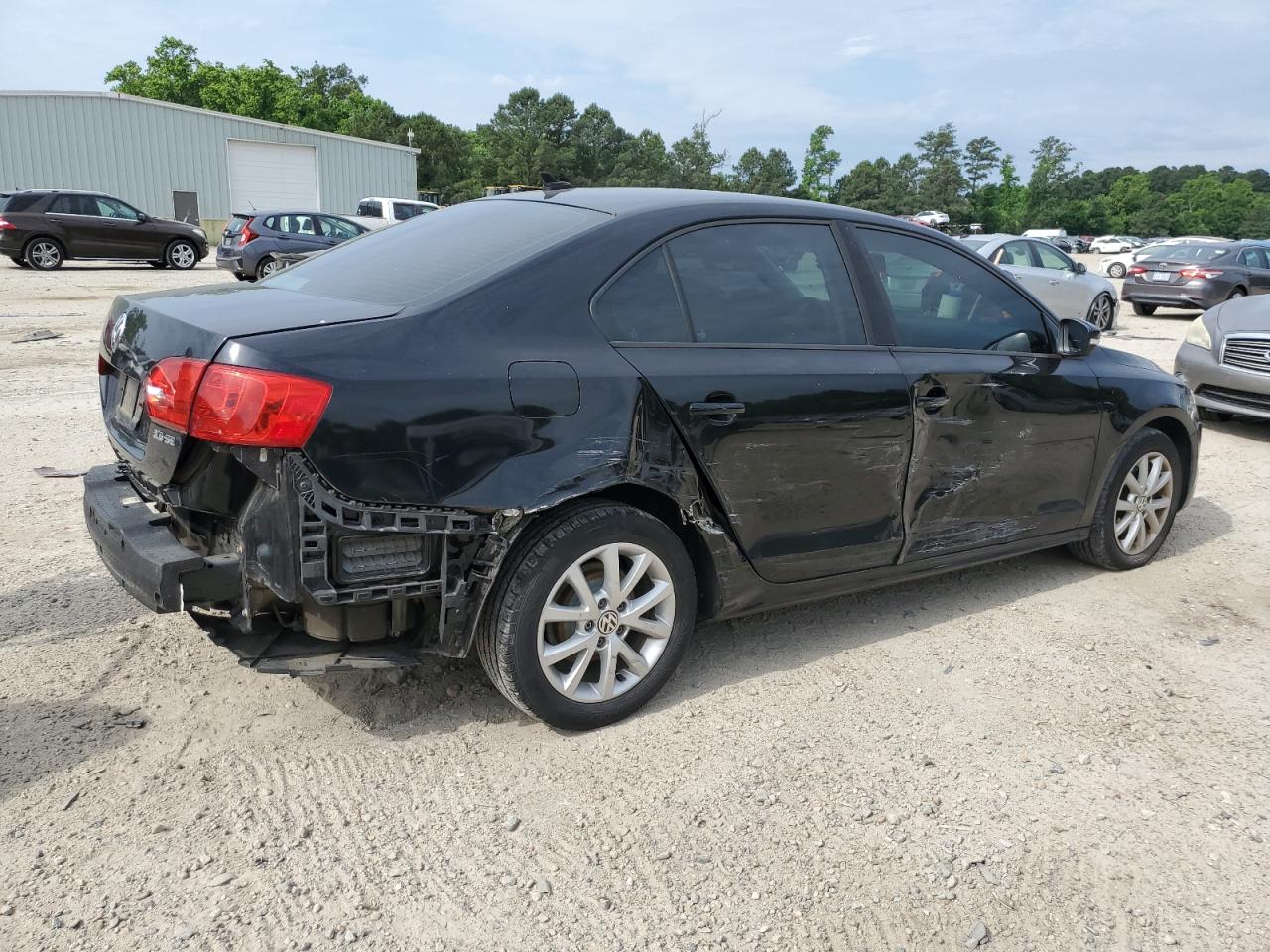 3VWDZ7AJXBM308863 2011 Volkswagen Jetta Se