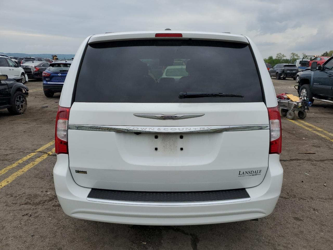 2C4RC1BG9ER382864 2014 Chrysler Town & Country Touring