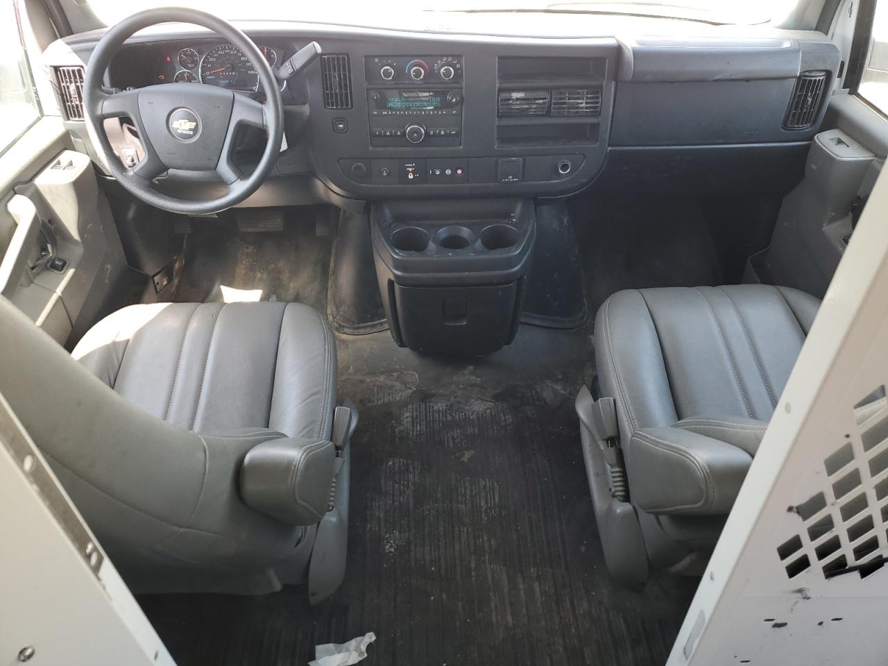 1GCWGAFP8J1204086 2018 Chevrolet Express G2500