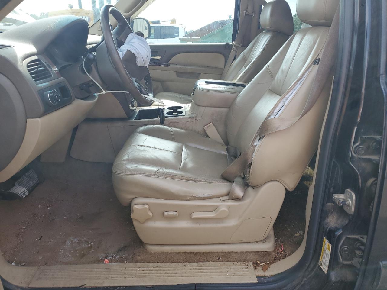 1GNSCBE03BR111071 2011 Chevrolet Tahoe C1500 Lt