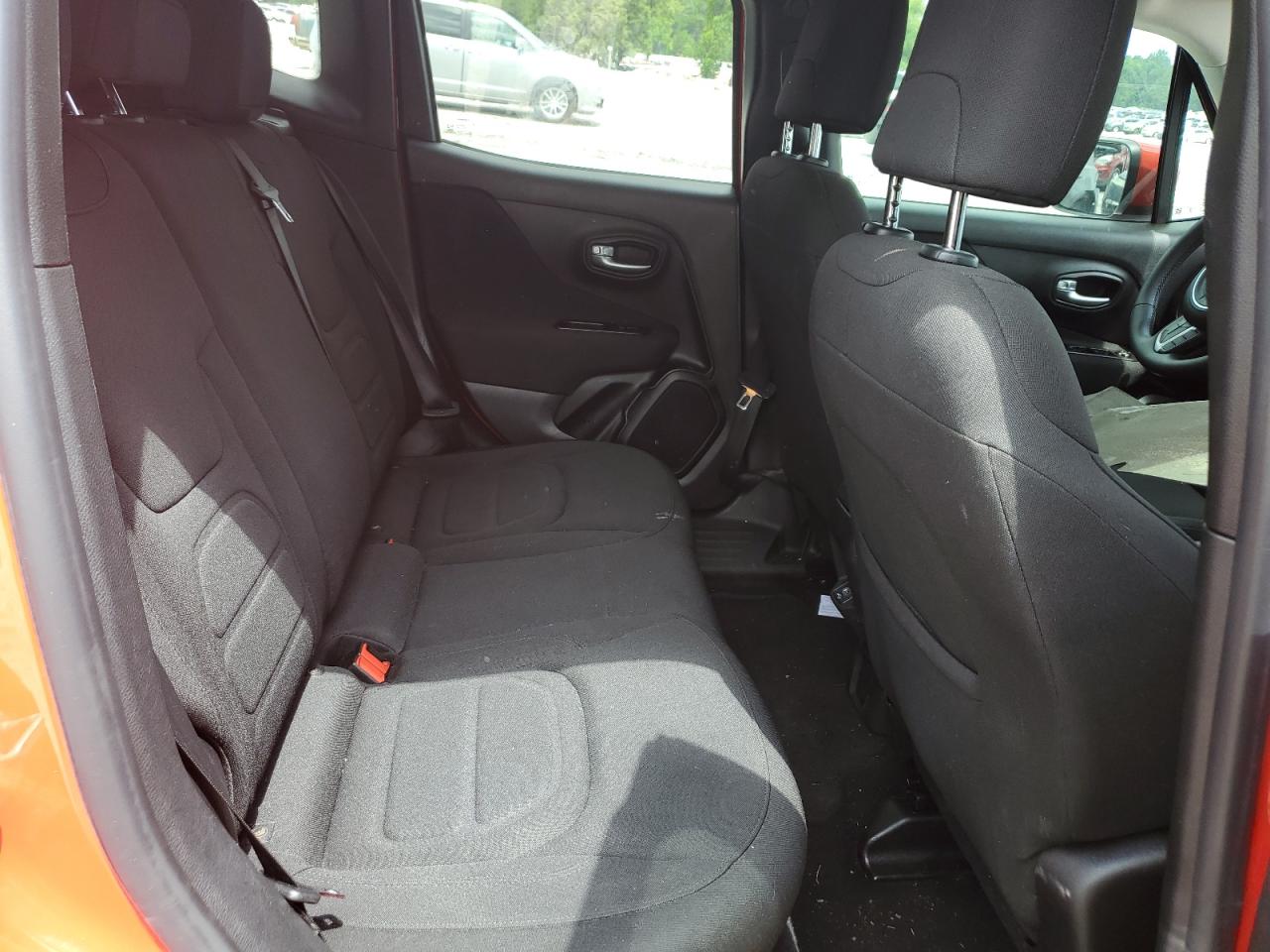 ZACNJABB4KPK82046 2019 Jeep Renegade Latitude