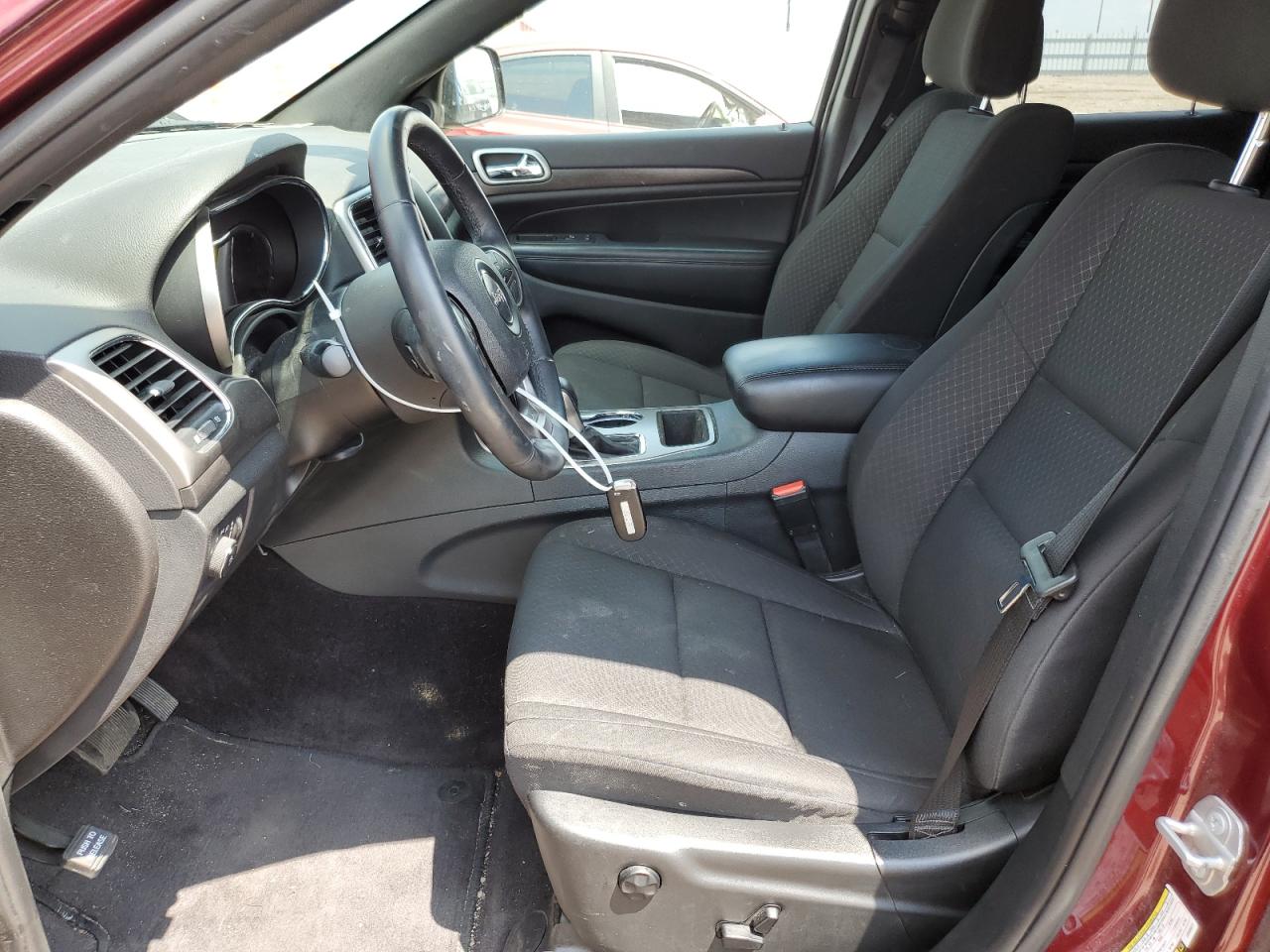 1C4RJFAG0JC335617 2018 Jeep Grand Cherokee Laredo