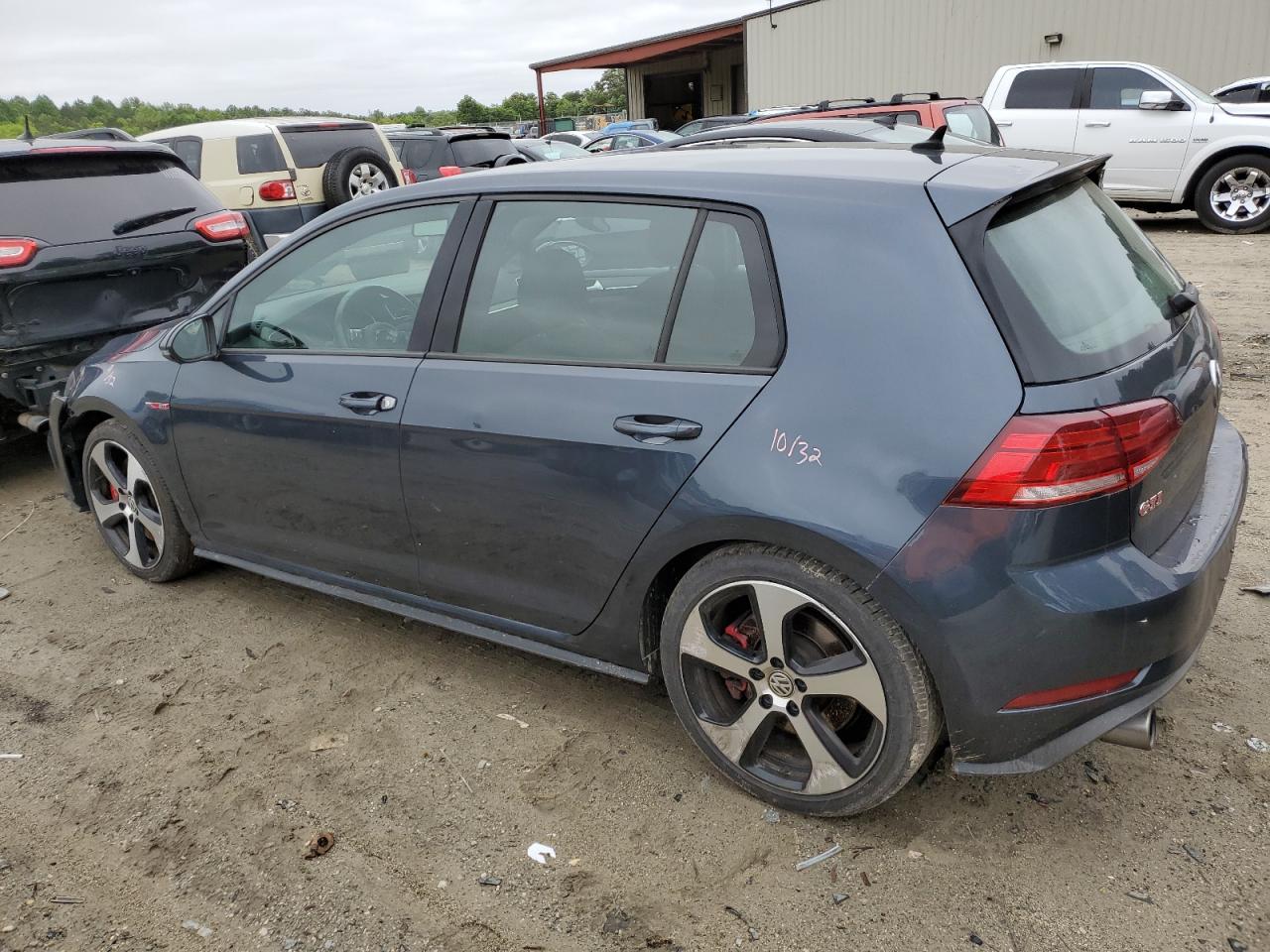 3VW6T7AU2KM015589 2019 Volkswagen Gti S