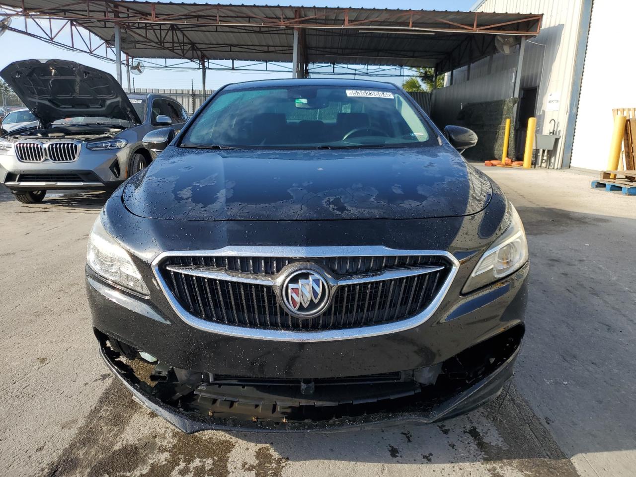 1G4ZR5SS2JU135995 2018 Buick Lacrosse Premium