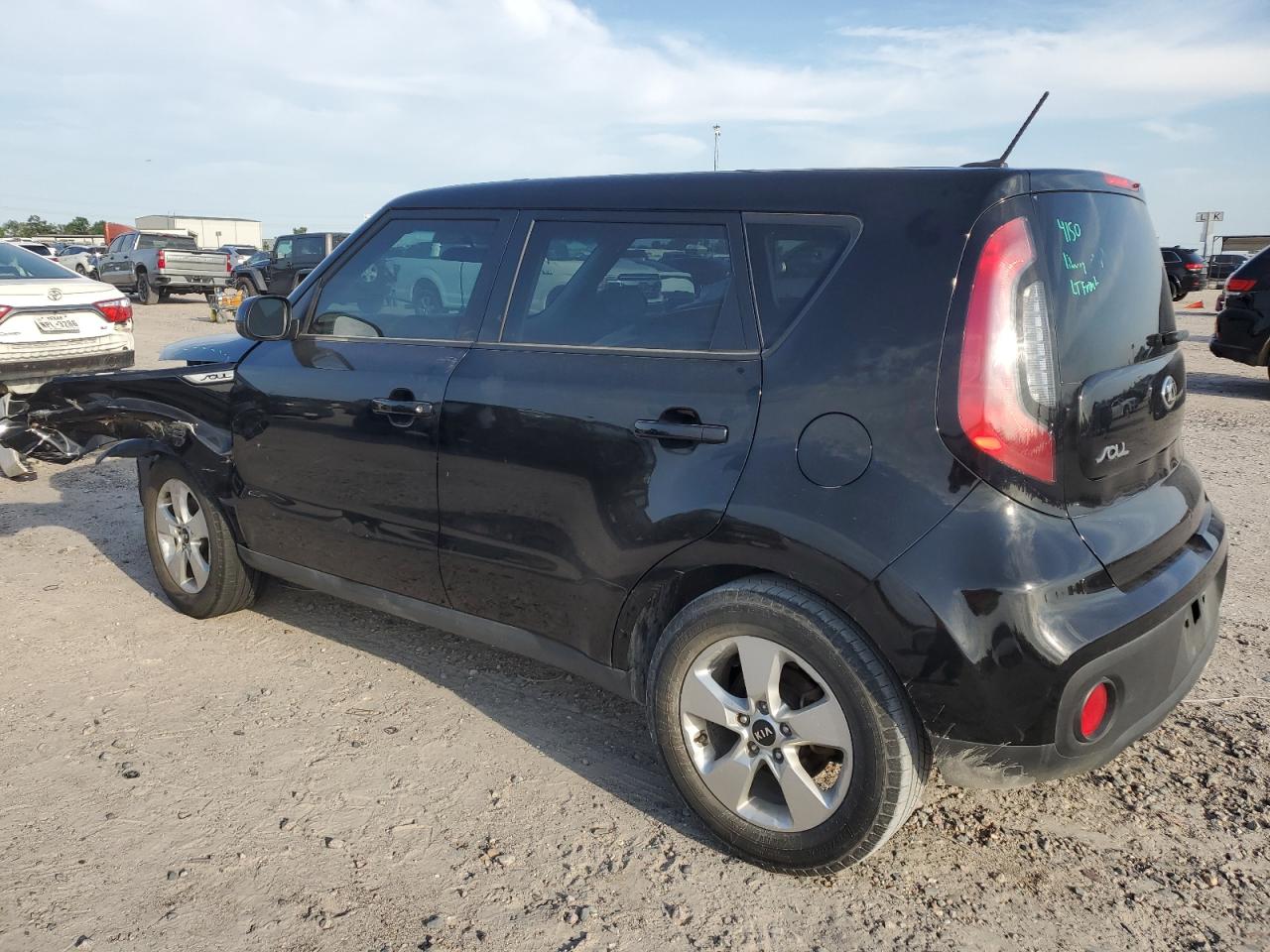 KNDJN2A23H7465814 2017 Kia Soul