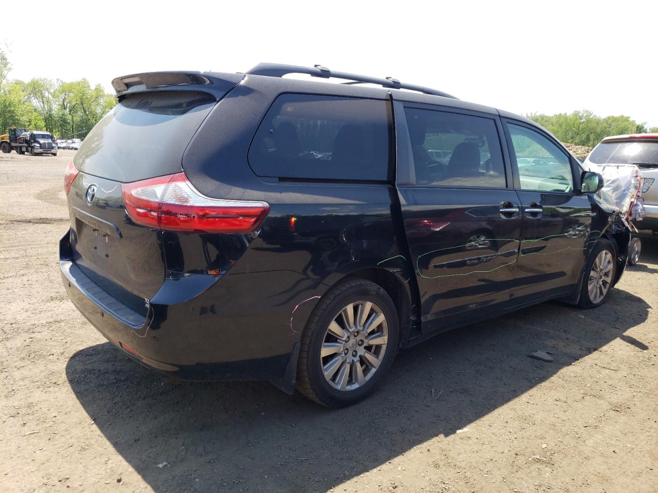 5TDDZ3DC5HS184275 2017 Toyota Sienna Xle