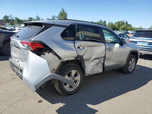 2T3P1RFV5NW273313 Toyota RAV4 XLE 3